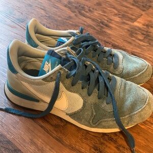 Nike Internationalist